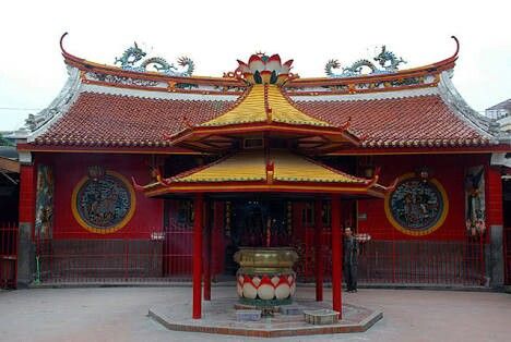 https://mdw-travel-data-us-east-1.s3.amazonaws.com/img/country/Indonesia/Vihara-Budhi-Bhakti/img_01.jpg