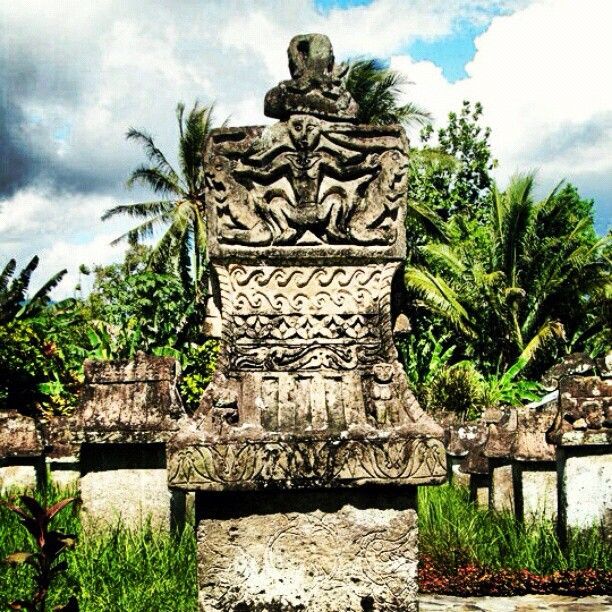 https://mdw-travel-data-us-east-1.s3.amazonaws.com/img/country/Indonesia/Waruga-Tombs/img_02.jpg