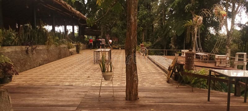 https://mdw-travel-data-us-east-1.s3.amazonaws.com/img/country/Indonesia/Woloan-Village/img_03.jpg