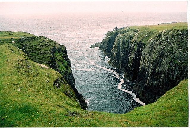 https://mdw-travel-data-us-east-1.s3.amazonaws.com/img/country/Ireland/Achill-Island/img_02.jpg