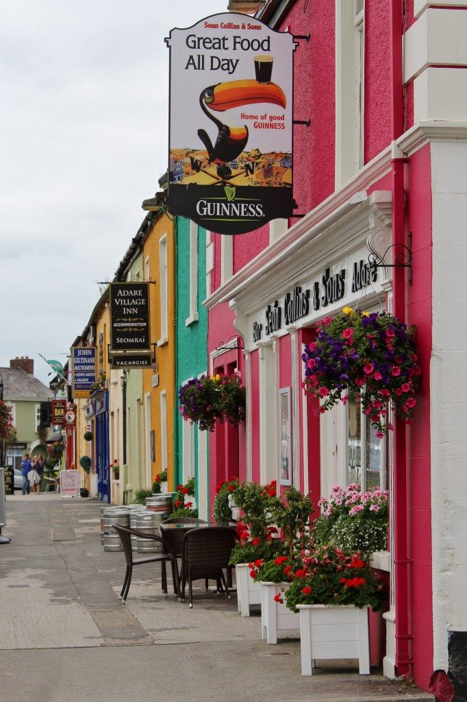 https://mdw-travel-data-us-east-1.s3.amazonaws.com/img/country/Ireland/Adare-Village/img_01.jpg