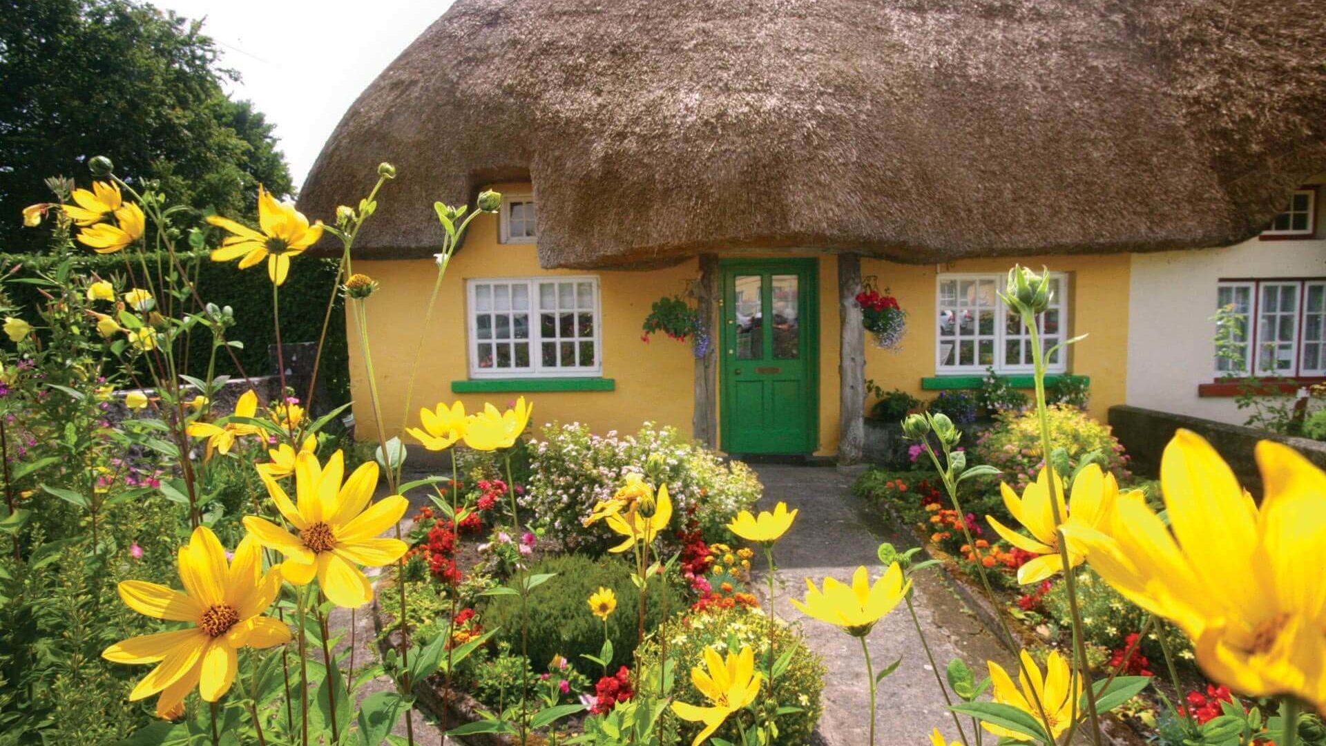 https://mdw-travel-data-us-east-1.s3.amazonaws.com/img/country/Ireland/Adare-Village/img_03.jpg