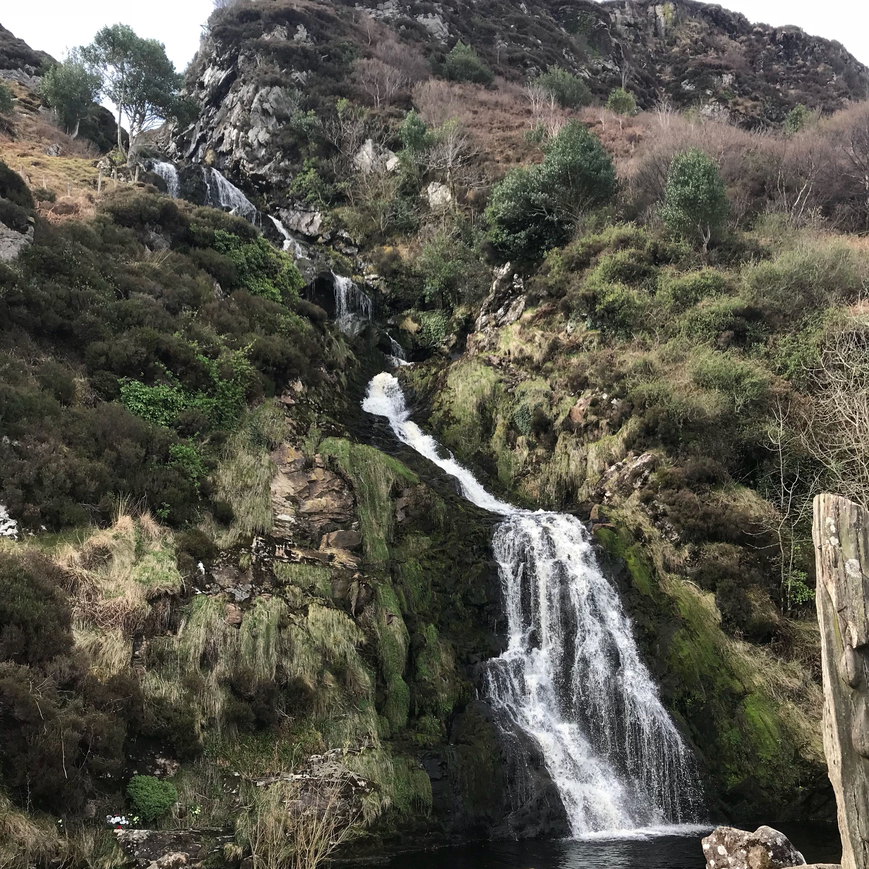 https://mdw-travel-data-us-east-1.s3.amazonaws.com/img/country/Ireland/Assaranca-Waterfall/img_02.jpg