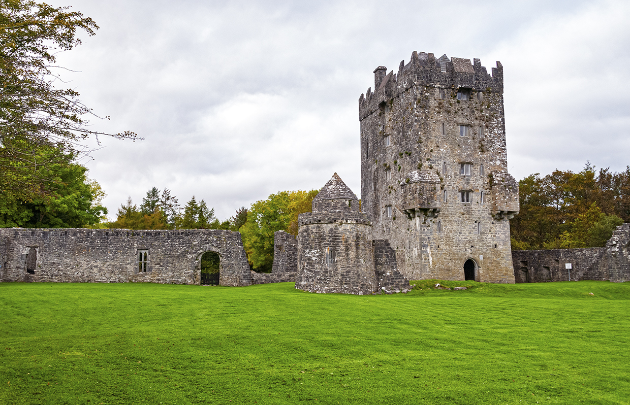 https://mdw-travel-data-us-east-1.s3.amazonaws.com/img/country/Ireland/Aughnanure-Castle/img_01.jpg