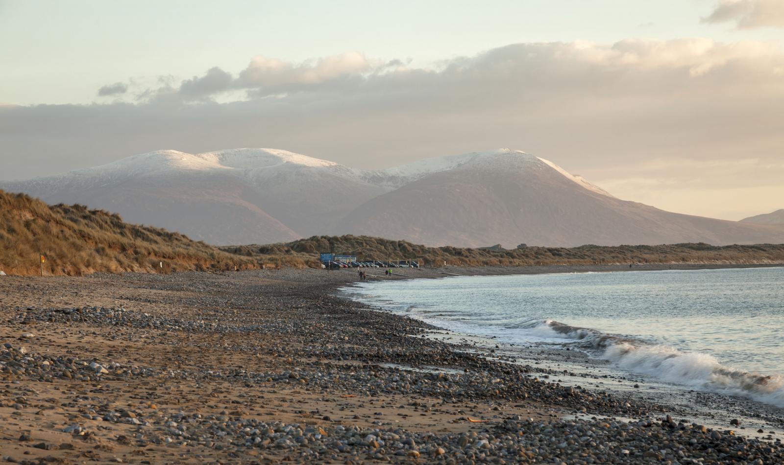 https://mdw-travel-data-us-east-1.s3.amazonaws.com/img/country/Ireland/Banna-Beach/img_01.jpg