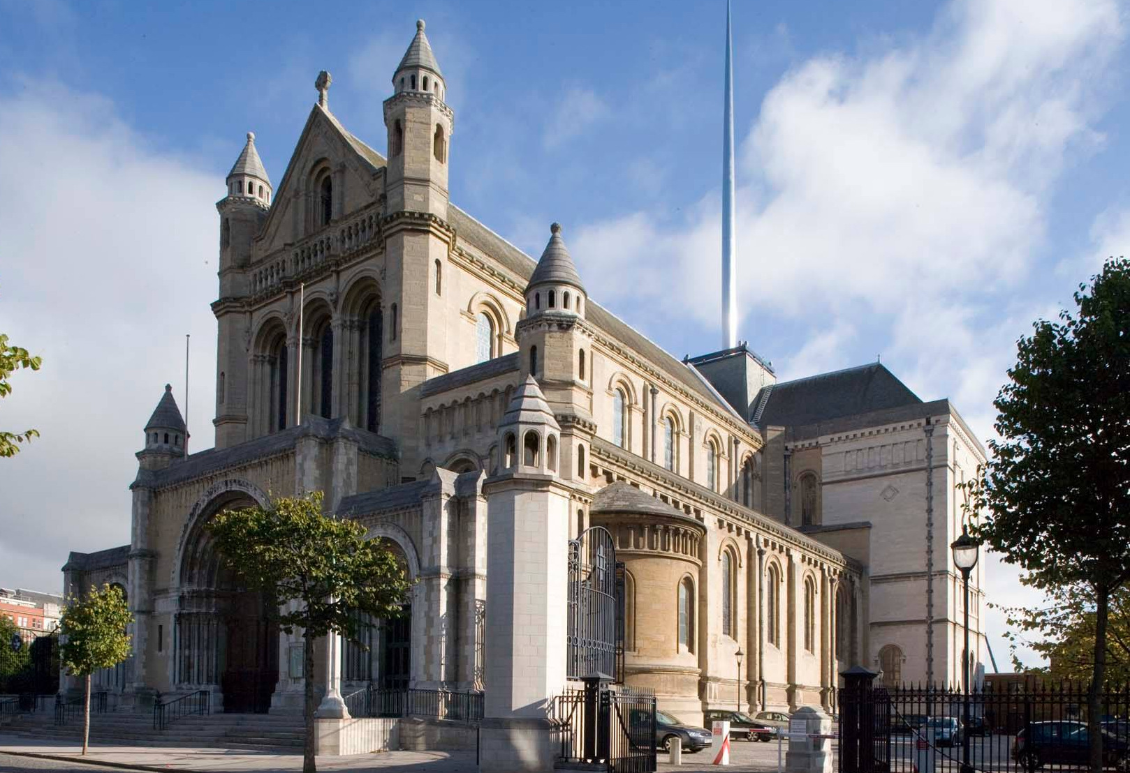 https://mdw-travel-data-us-east-1.s3.amazonaws.com/img/country/Ireland/Belfast-Cathedral/img_02.jpg