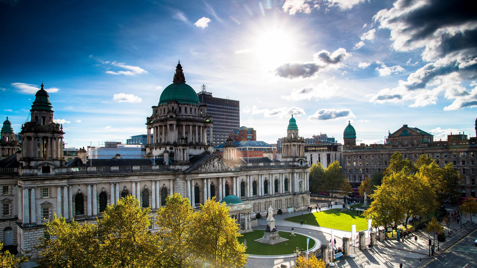 https://mdw-travel-data-us-east-1.s3.amazonaws.com/img/country/Ireland/Belfast-City-Hall/img_01.jpg