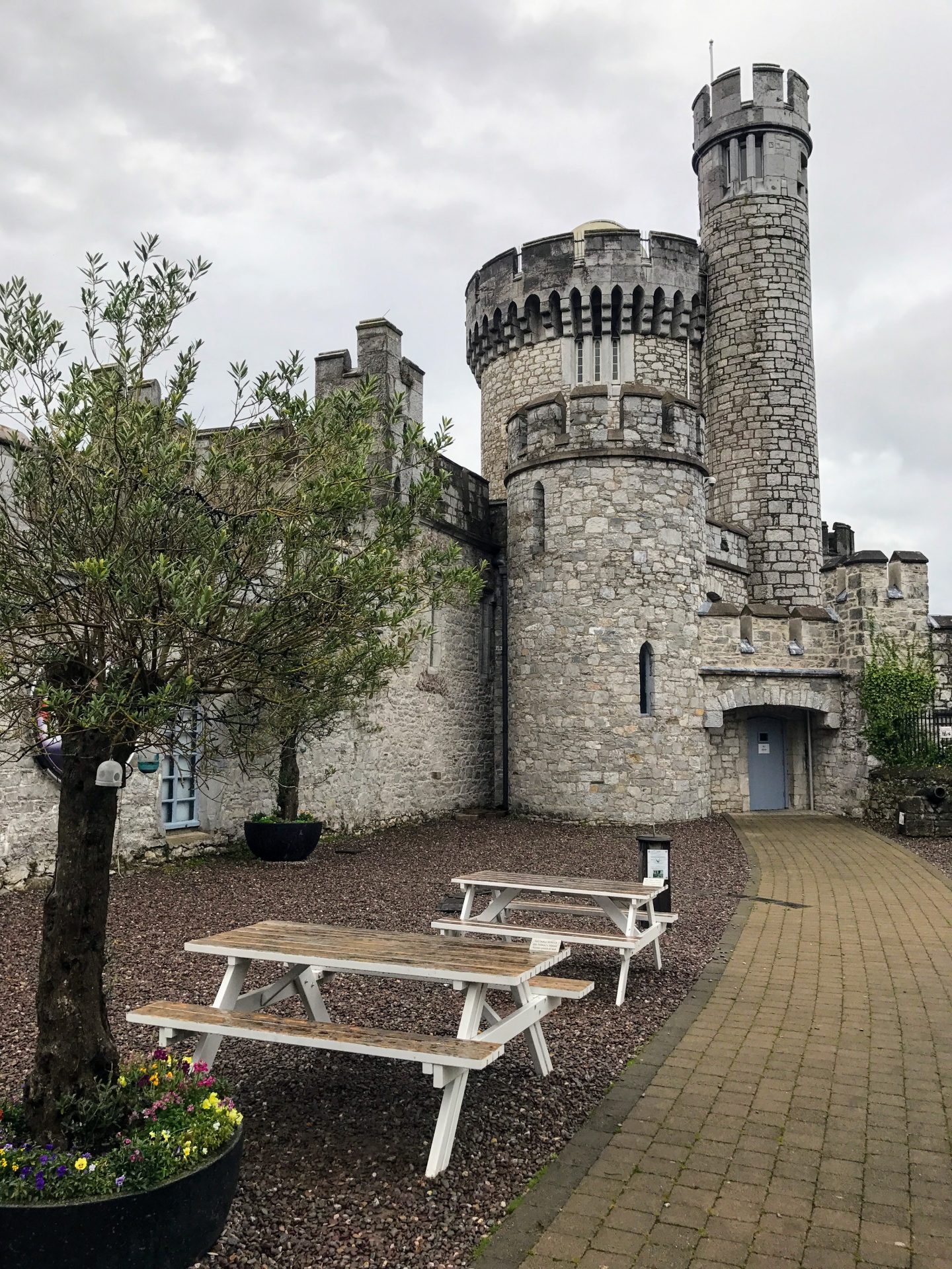 https://mdw-travel-data-us-east-1.s3.amazonaws.com/img/country/Ireland/Blackrock-Castle-Observatory/img_03.jpg