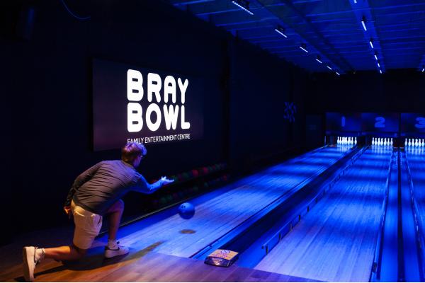 https://mdw-travel-data-us-east-1.s3.amazonaws.com/img/country/Ireland/Bray-Bowl/img_03.jpg