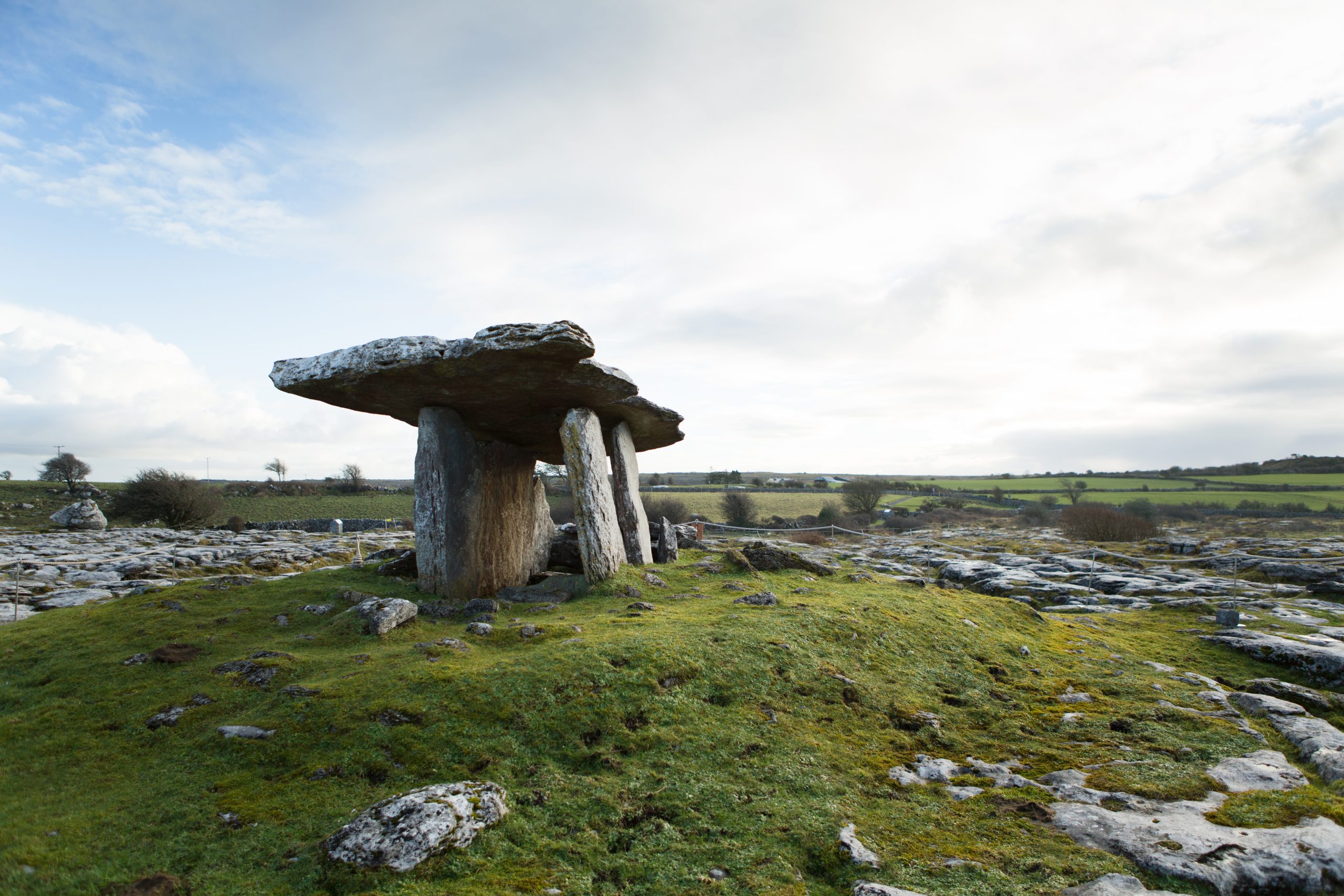 https://mdw-travel-data-us-east-1.s3.amazonaws.com/img/country/Ireland/Burren-National-Park/img_01.jpg