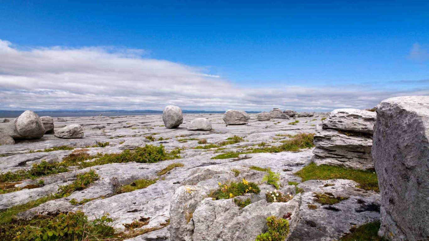 https://mdw-travel-data-us-east-1.s3.amazonaws.com/img/country/Ireland/Burren-National-Park/img_02.jpg