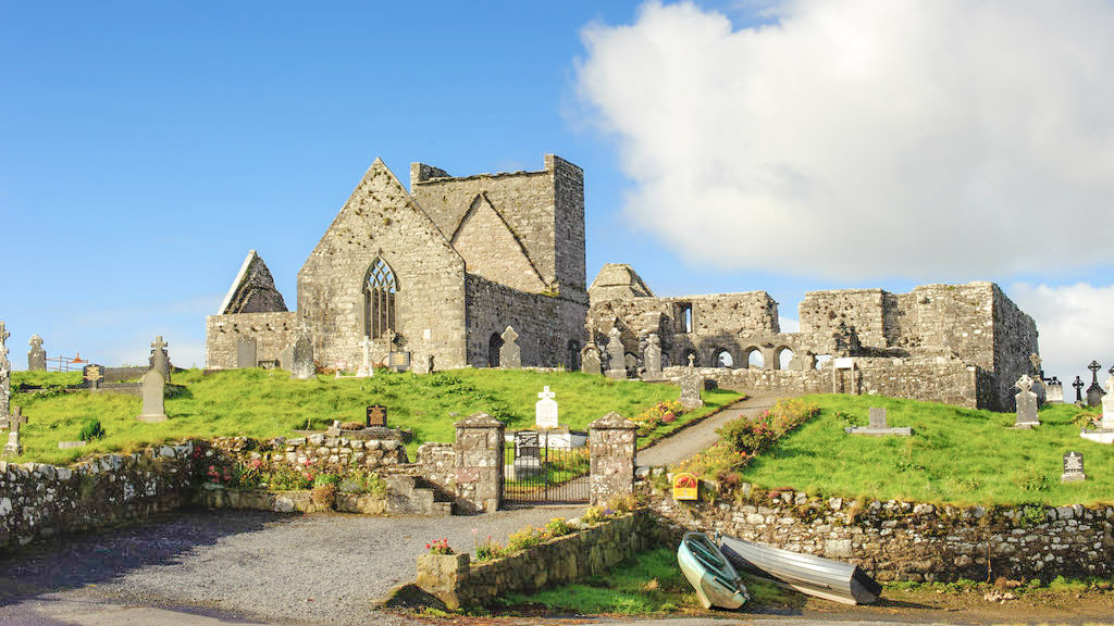 https://mdw-travel-data-us-east-1.s3.amazonaws.com/img/country/Ireland/Burrishoole-Abbey/img_00.jpg