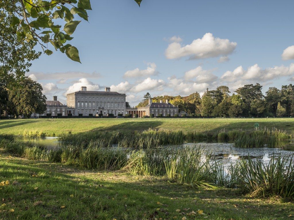 https://mdw-travel-data-us-east-1.s3.amazonaws.com/img/country/Ireland/Castletown-House/img_02.jpg