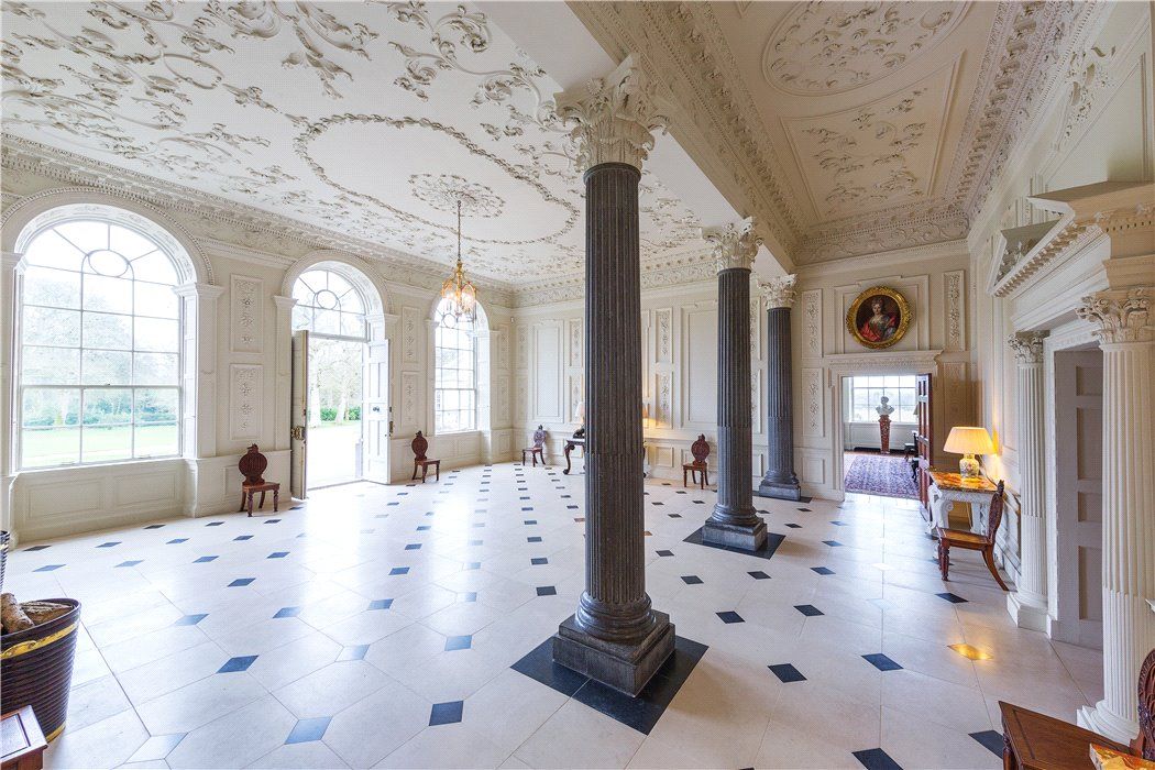 https://mdw-travel-data-us-east-1.s3.amazonaws.com/img/country/Ireland/Castletown-House/img_04.jpg