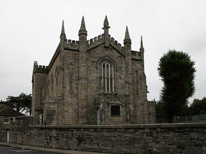 https://mdw-travel-data-us-east-1.s3.amazonaws.com/img/country/Ireland/Church-of-Saints-Peter-and-Paul/img_02.jpg