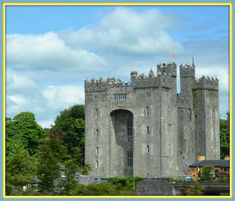 https://mdw-travel-data-us-east-1.s3.amazonaws.com/img/country/Ireland/Clonboley-Motte/img_03.jpg
