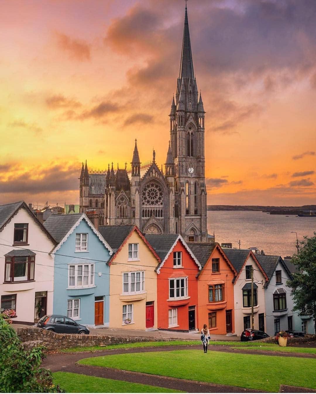 https://mdw-travel-data-us-east-1.s3.amazonaws.com/img/country/Ireland/Cobh-Cathedral/img_00.jpg