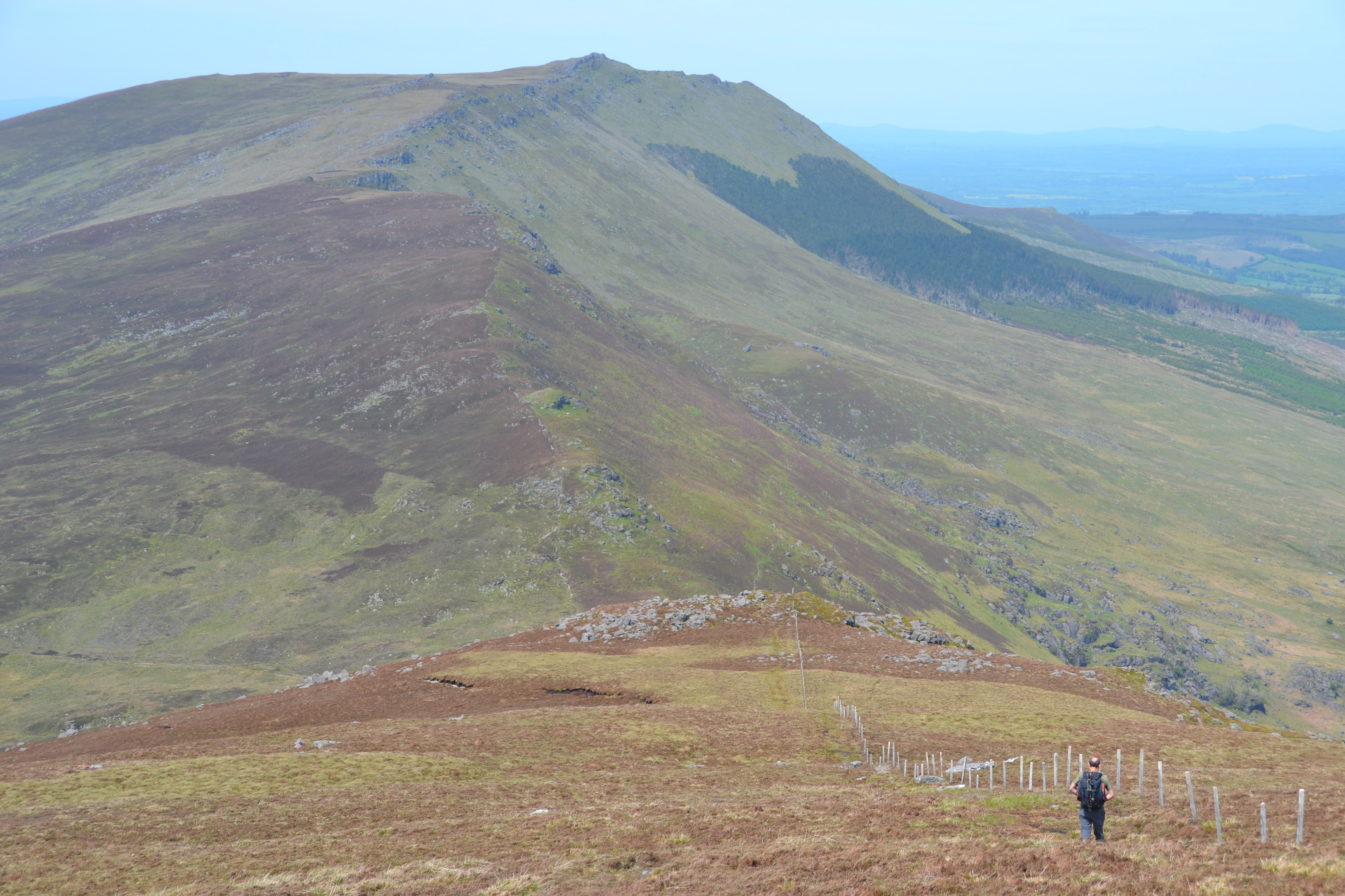 https://mdw-travel-data-us-east-1.s3.amazonaws.com/img/country/Ireland/Comeragh-Mountains/img_01.jpg