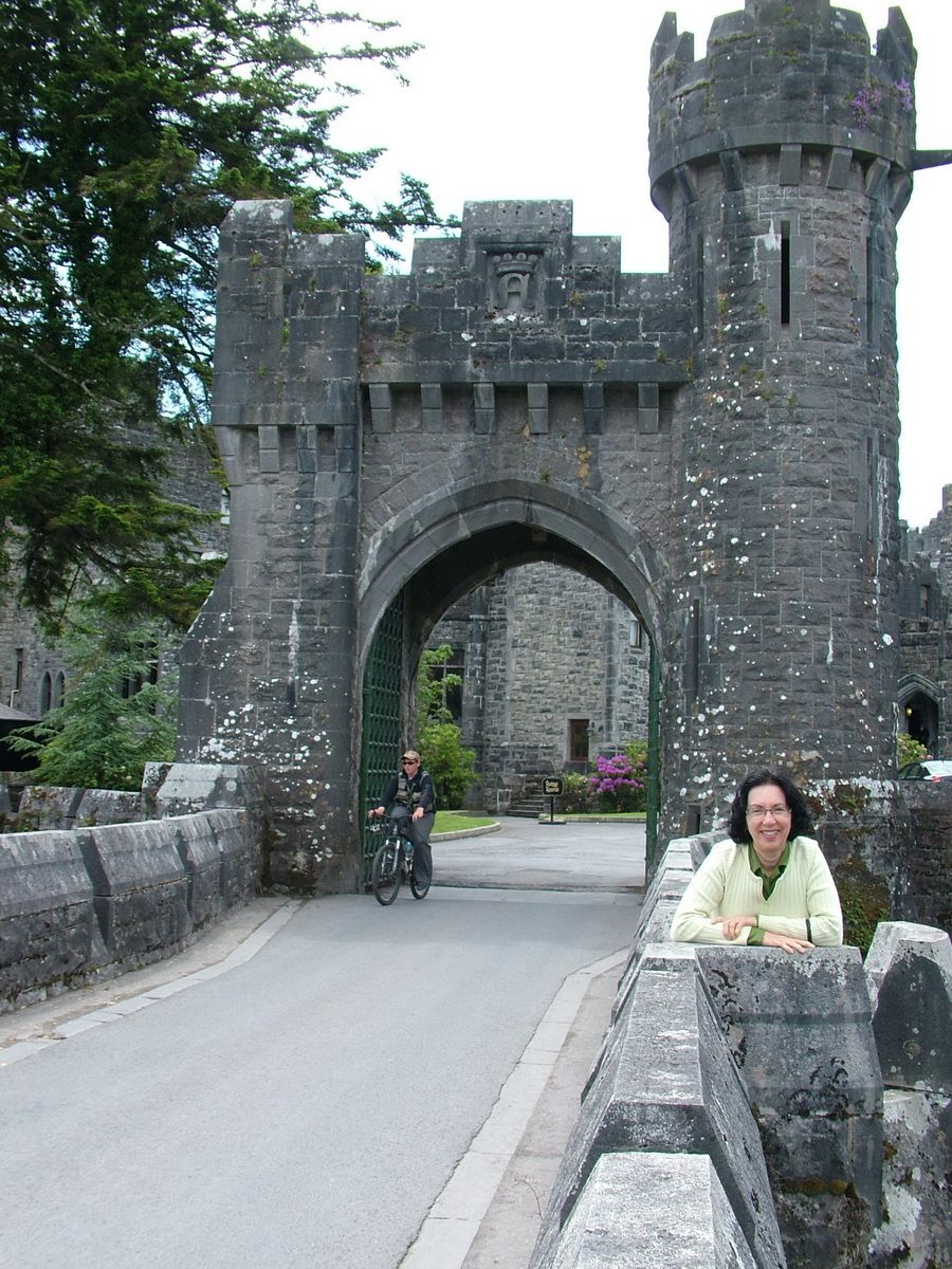 https://mdw-travel-data-us-east-1.s3.amazonaws.com/img/country/Ireland/Cong-Abbey/img_01.jpg