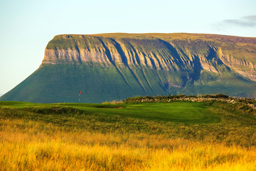 https://mdw-travel-data-us-east-1.s3.amazonaws.com/img/country/Ireland/County-Sligo-Golf-Club--Rosses-Point-/img_02.jpg