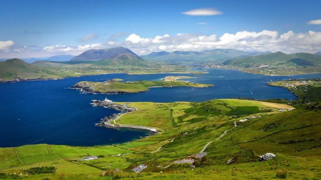https://mdw-travel-data-us-east-1.s3.amazonaws.com/img/country/Ireland/Cralee--Kerry--Aqueduct/img_01.jpg