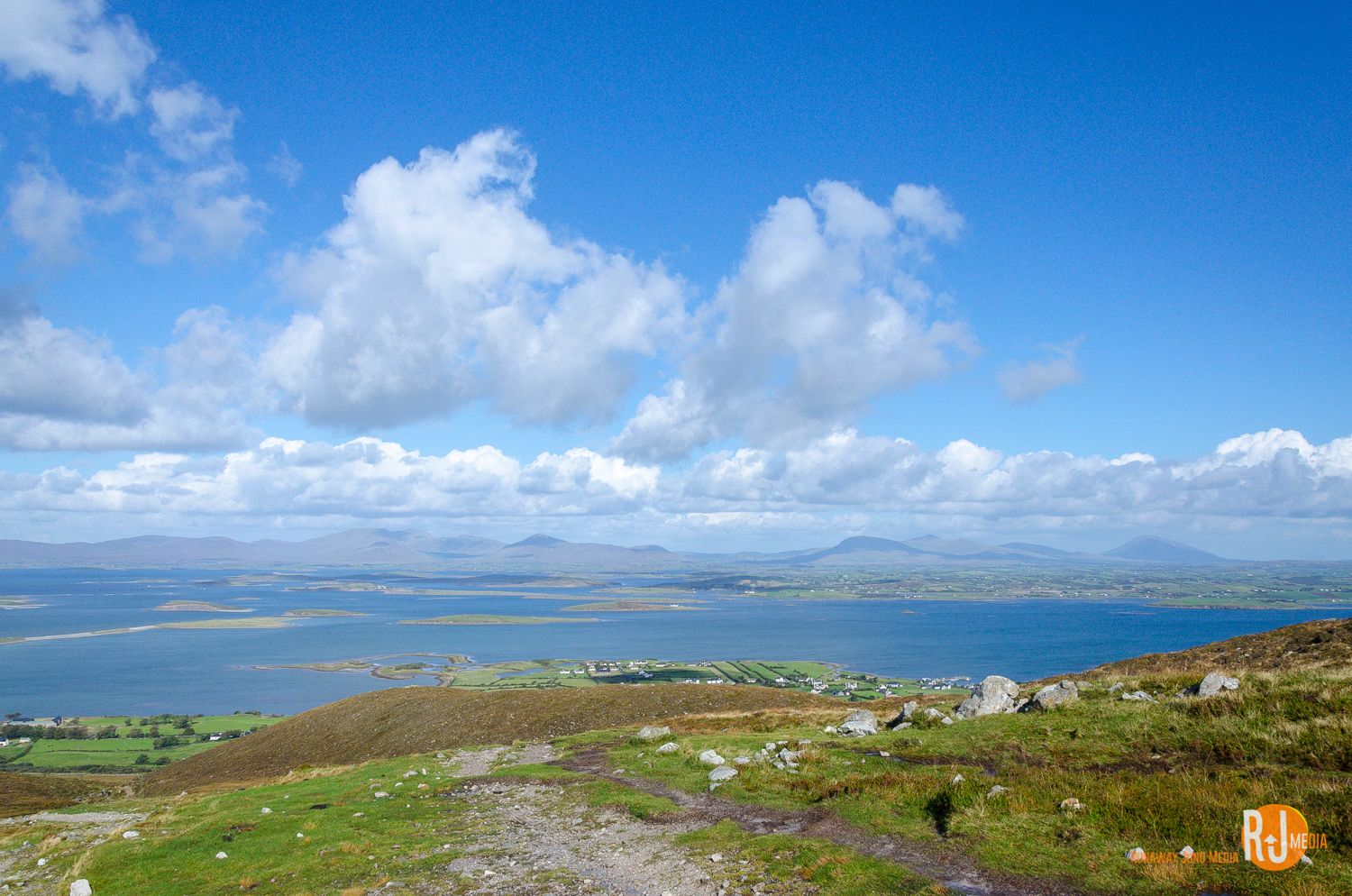 https://mdw-travel-data-us-east-1.s3.amazonaws.com/img/country/Ireland/Croagh-Patrick/img_02.jpg