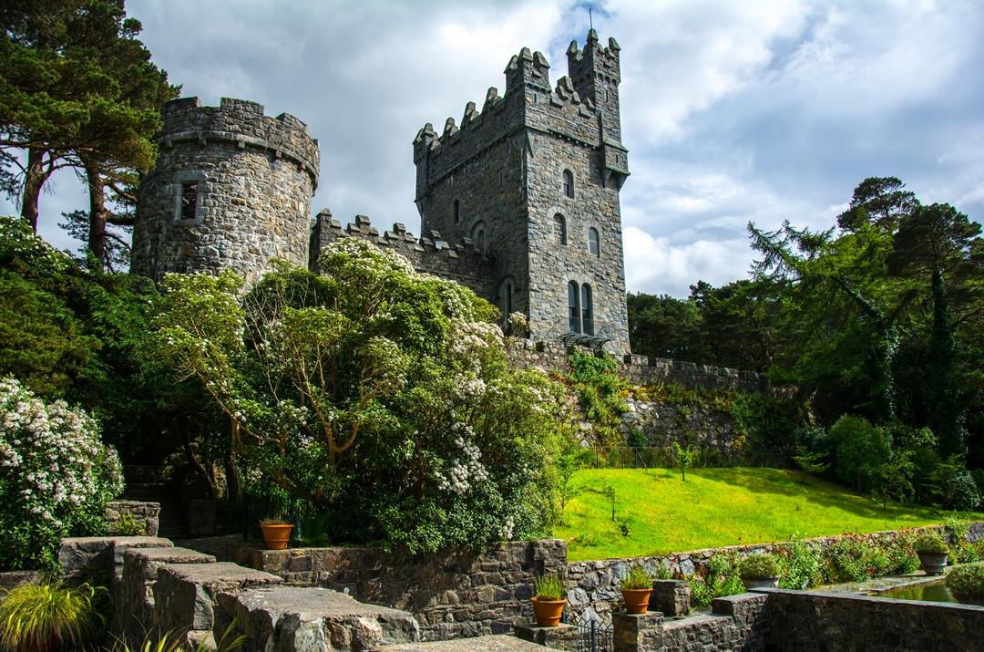 https://mdw-travel-data-us-east-1.s3.amazonaws.com/img/country/Ireland/Donegal-Castle/img_02.jpg