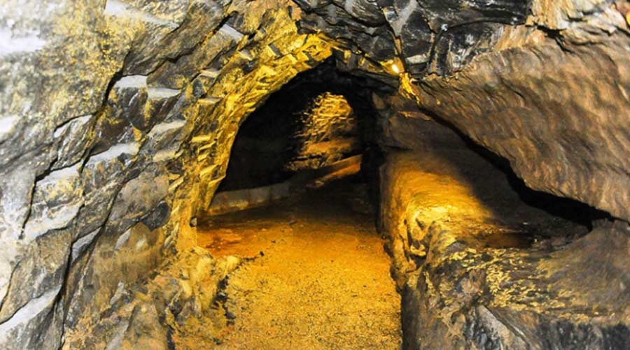 https://mdw-travel-data-us-east-1.s3.amazonaws.com/img/country/Ireland/Doolin-Cave/img_02.jpg