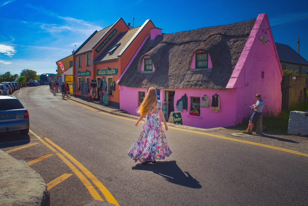 https://mdw-travel-data-us-east-1.s3.amazonaws.com/img/country/Ireland/Doolin-Garden/img_02.jpg