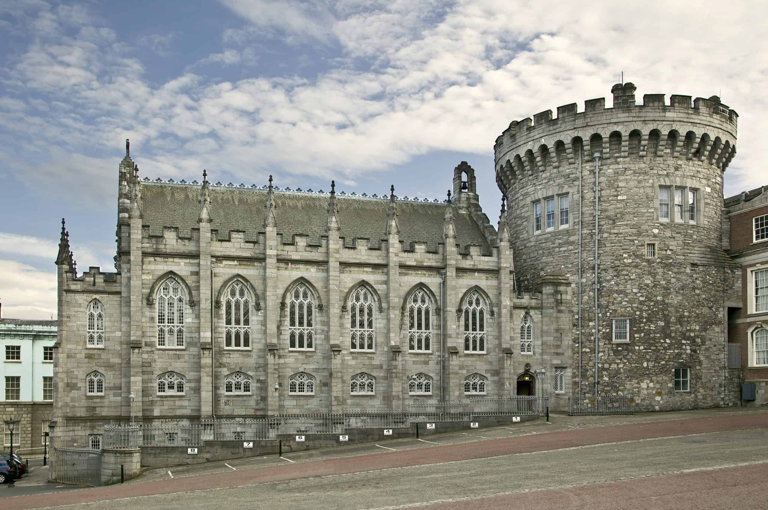 https://mdw-travel-data-us-east-1.s3.amazonaws.com/img/country/Ireland/Dublin-Castle/img_01.jpg