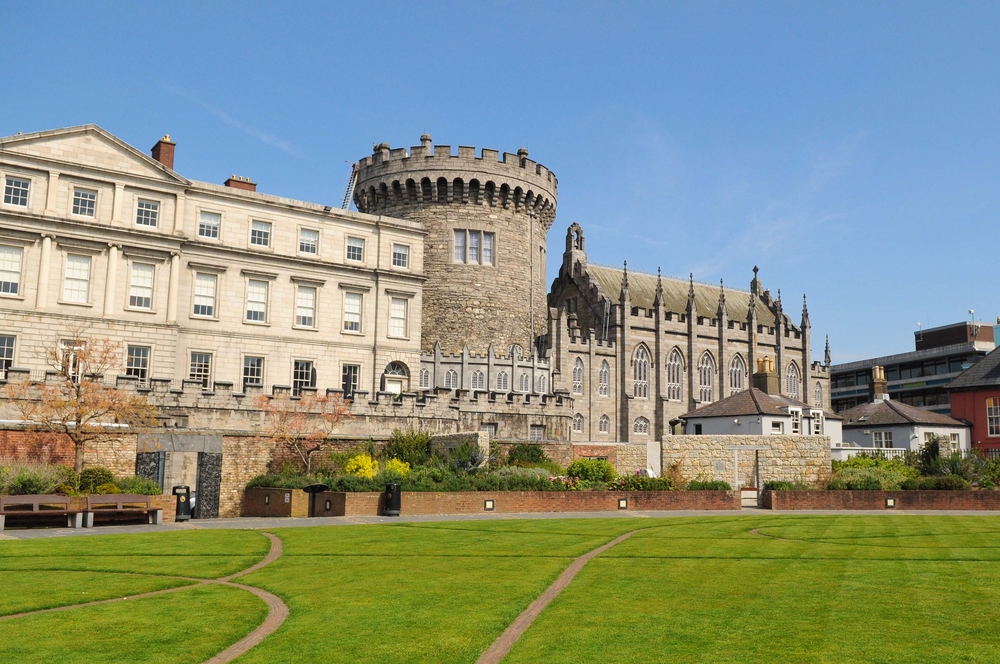 https://mdw-travel-data-us-east-1.s3.amazonaws.com/img/country/Ireland/Dublin-Castle/img_02.jpg