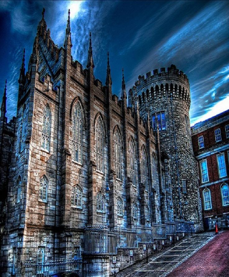 https://mdw-travel-data-us-east-1.s3.amazonaws.com/img/country/Ireland/Dublin-Castle/img_03.jpg