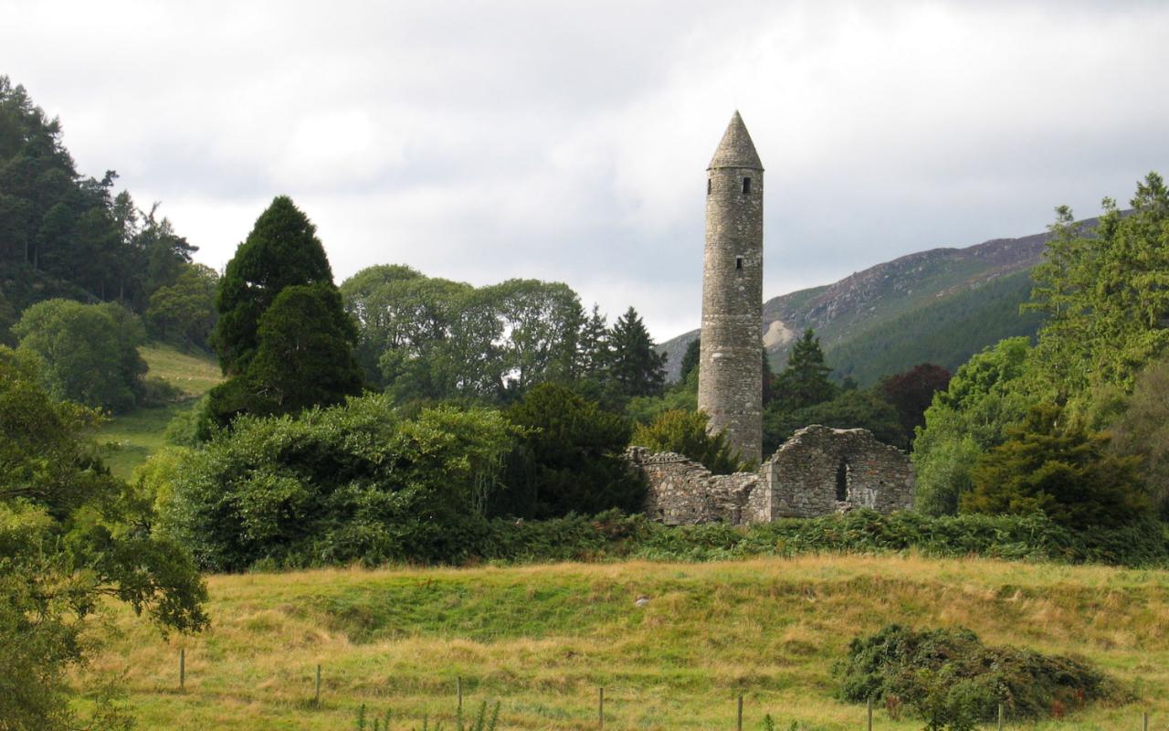 https://mdw-travel-data-us-east-1.s3.amazonaws.com/img/country/Ireland/East-Coast-Adventure/img_03.jpg