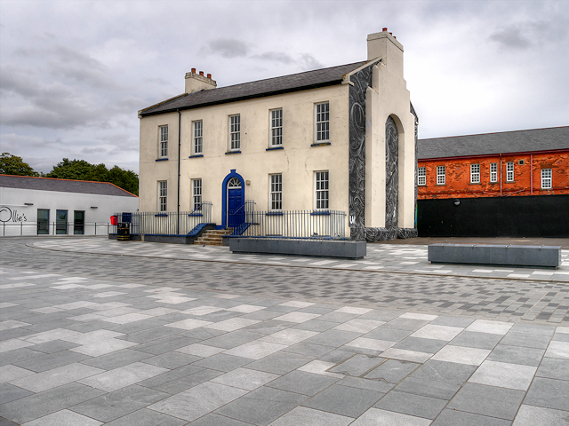 https://mdw-travel-data-us-east-1.s3.amazonaws.com/img/country/Ireland/Ebrington-Square/img_03.jpg