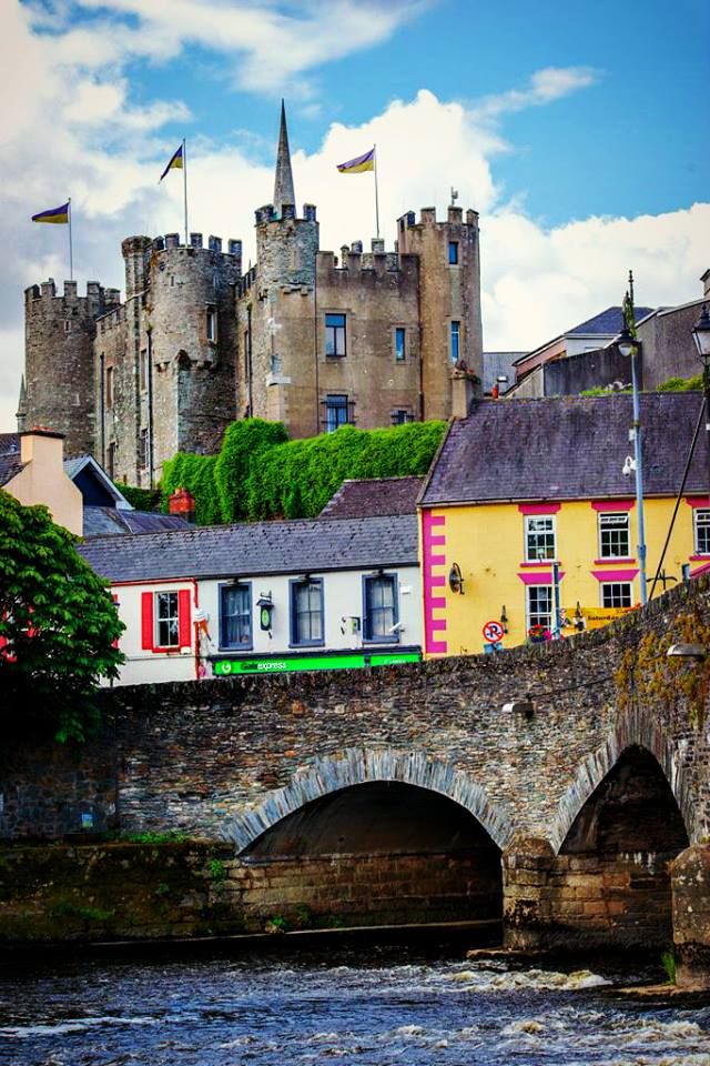 https://mdw-travel-data-us-east-1.s3.amazonaws.com/img/country/Ireland/Enniscorthy-Castle/img_01.jpg