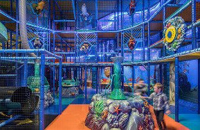 https://mdw-travel-data-us-east-1.s3.amazonaws.com/img/country/Ireland/Funtasia-Waterpark/img_02.jpg