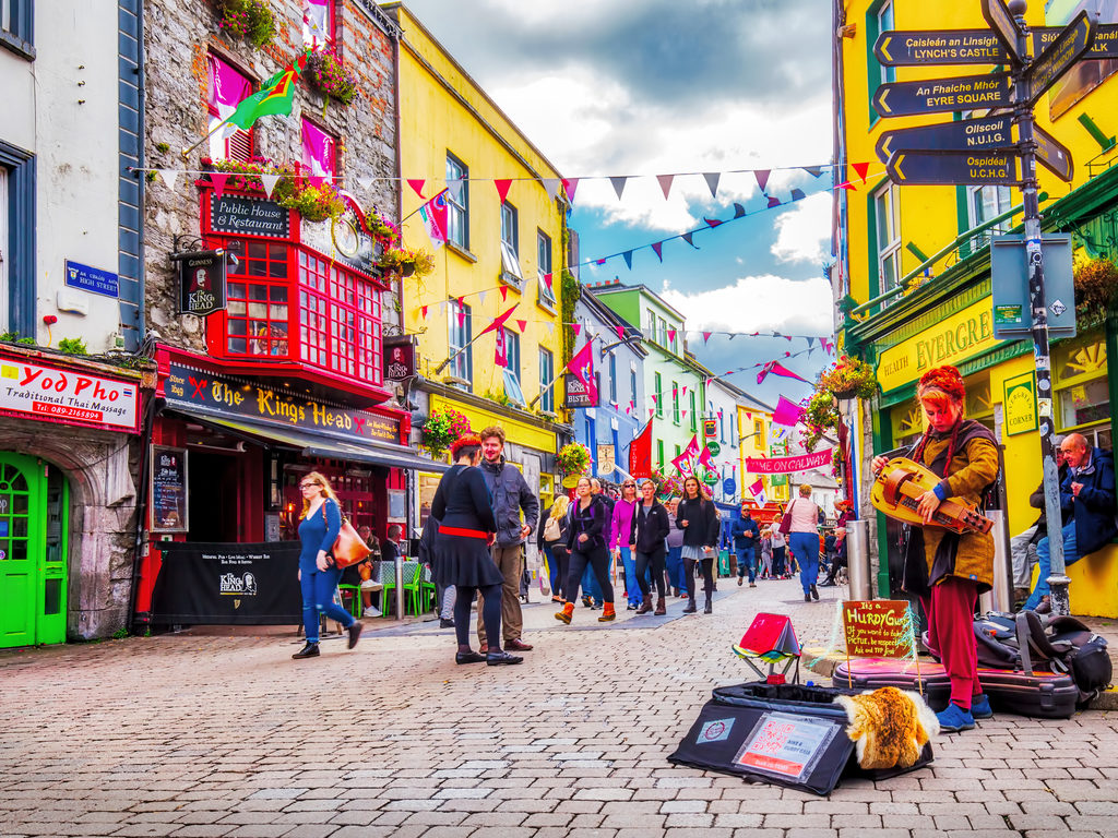 https://mdw-travel-data-us-east-1.s3.amazonaws.com/img/country/Ireland/Galway-Arts-Centre/img_01.jpg