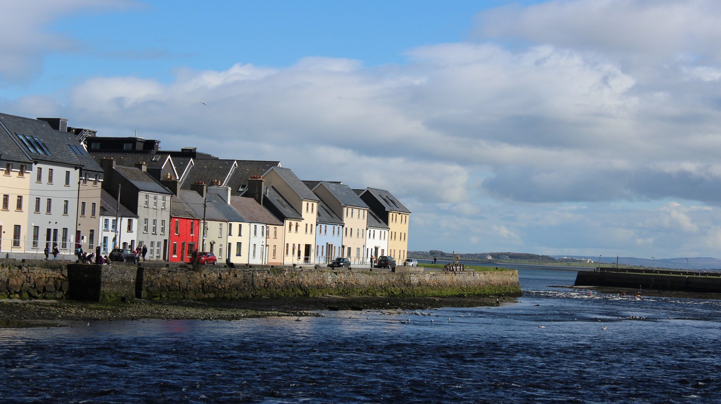 https://mdw-travel-data-us-east-1.s3.amazonaws.com/img/country/Ireland/Galway-Arts-Centre/img_02.jpg