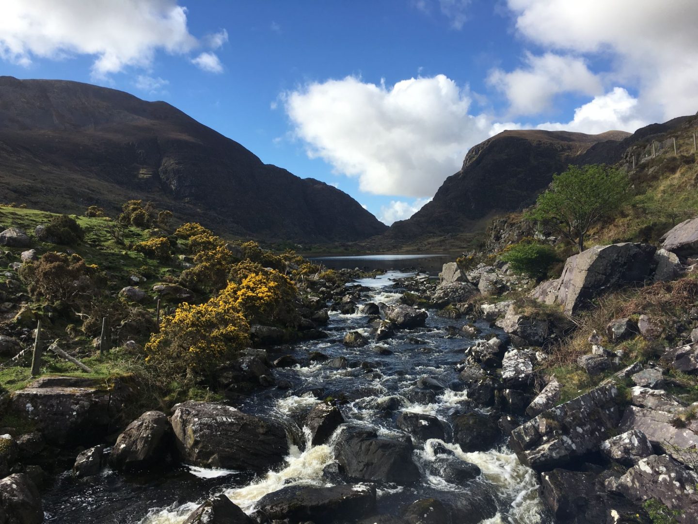 https://mdw-travel-data-us-east-1.s3.amazonaws.com/img/country/Ireland/Gap-of-Dunloe/img_02.jpg
