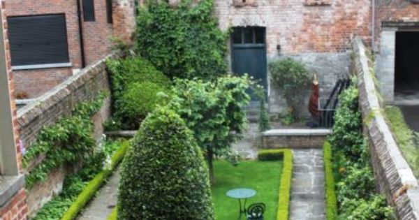 https://mdw-travel-data-us-east-1.s3.amazonaws.com/img/country/Ireland/Georgian-House-&-Garden/img_03.jpg