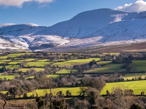 https://mdw-travel-data-us-east-1.s3.amazonaws.com/img/country/Ireland/Glen-of-Aherlow/img_01.jpg