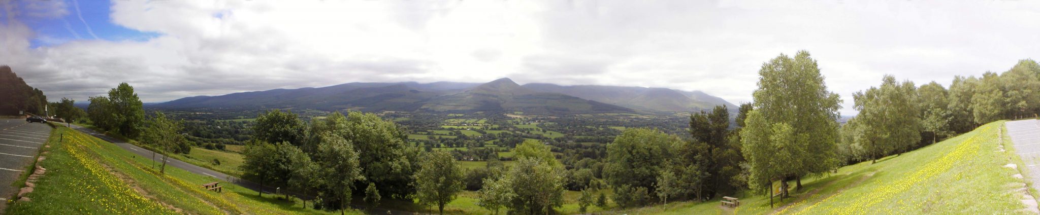 https://mdw-travel-data-us-east-1.s3.amazonaws.com/img/country/Ireland/Glen-of-Aherlow/img_02.jpg