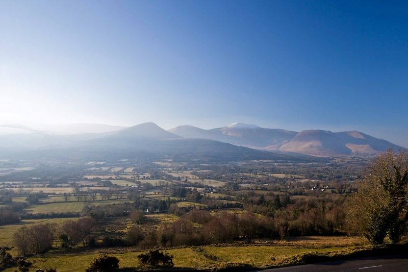 https://mdw-travel-data-us-east-1.s3.amazonaws.com/img/country/Ireland/Glen-of-Aherlow/img_03.jpg