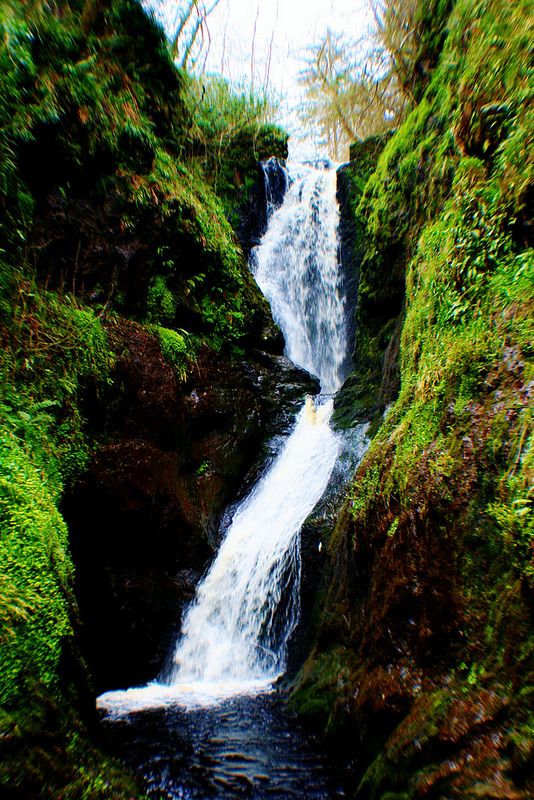 https://mdw-travel-data-us-east-1.s3.amazonaws.com/img/country/Ireland/Glenariff-Waterfall/img_02.jpg