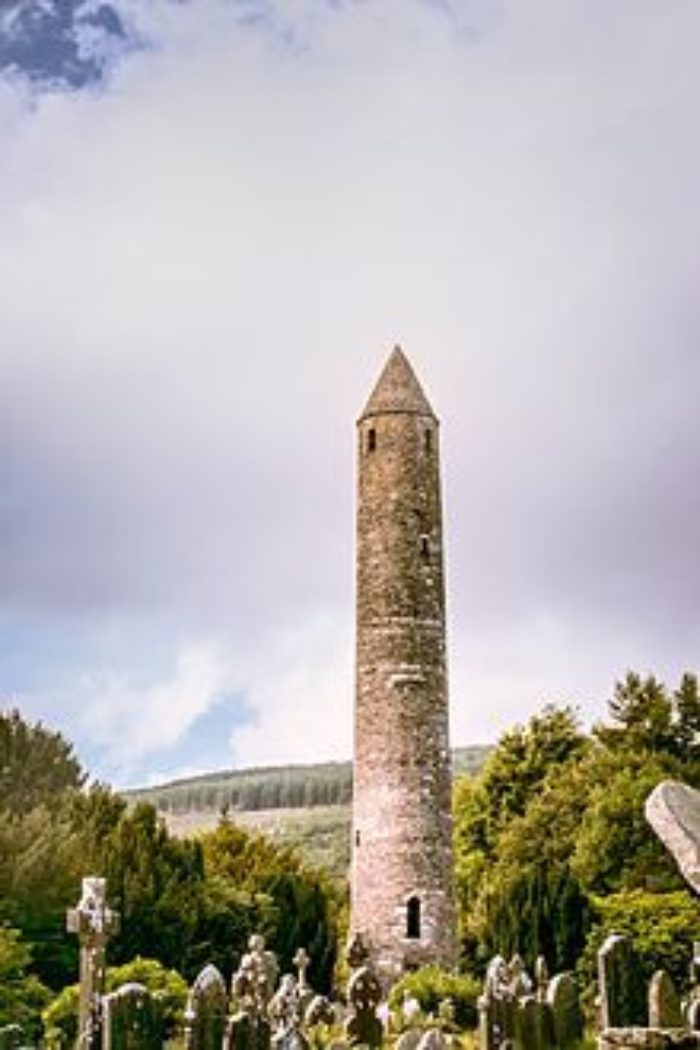 https://mdw-travel-data-us-east-1.s3.amazonaws.com/img/country/Ireland/Glendalough-Visitor-Centre/img_02.jpg
