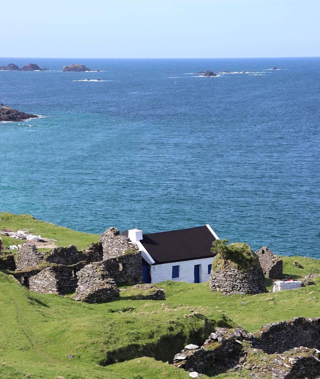 https://mdw-travel-data-us-east-1.s3.amazonaws.com/img/country/Ireland/Great-Blasket-Centre/img_02.jpg