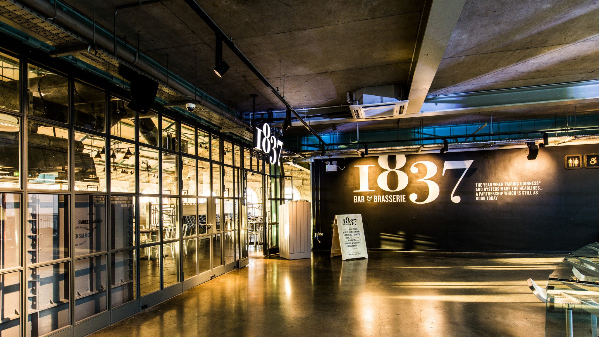 https://mdw-travel-data-us-east-1.s3.amazonaws.com/img/country/Ireland/Guinness-Storehouse/img_03.jpg