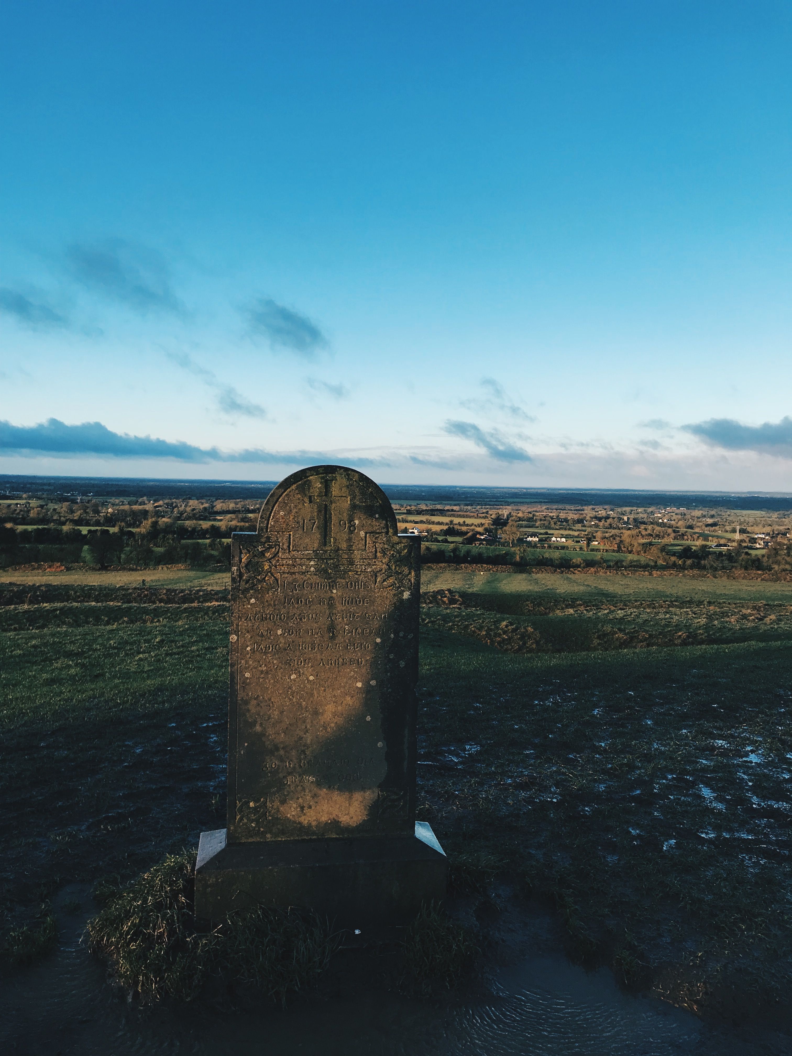 https://mdw-travel-data-us-east-1.s3.amazonaws.com/img/country/Ireland/Hill-of-Tara/img_03.jpg