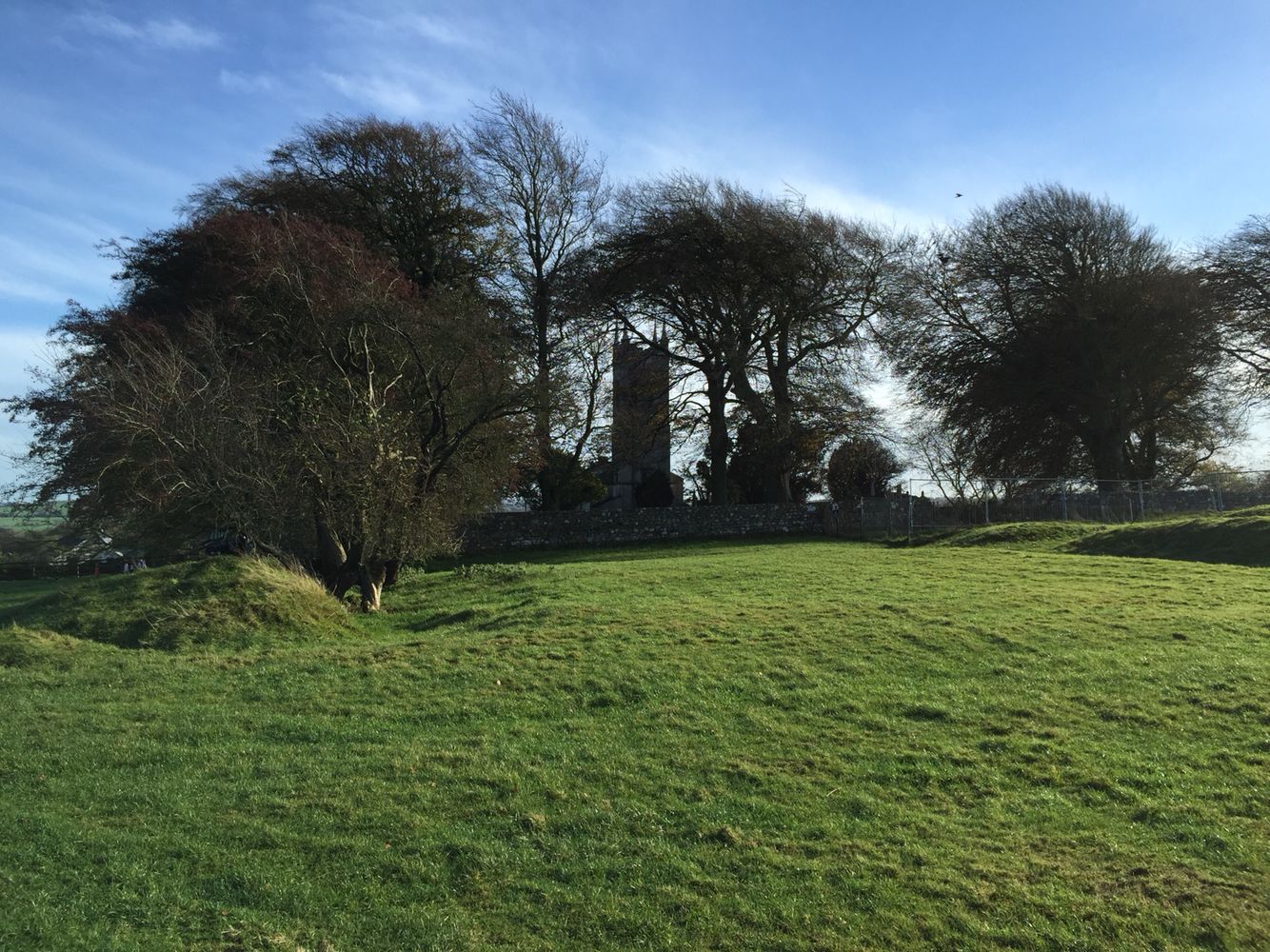 https://mdw-travel-data-us-east-1.s3.amazonaws.com/img/country/Ireland/Hill-of-Tara/img_04.jpg