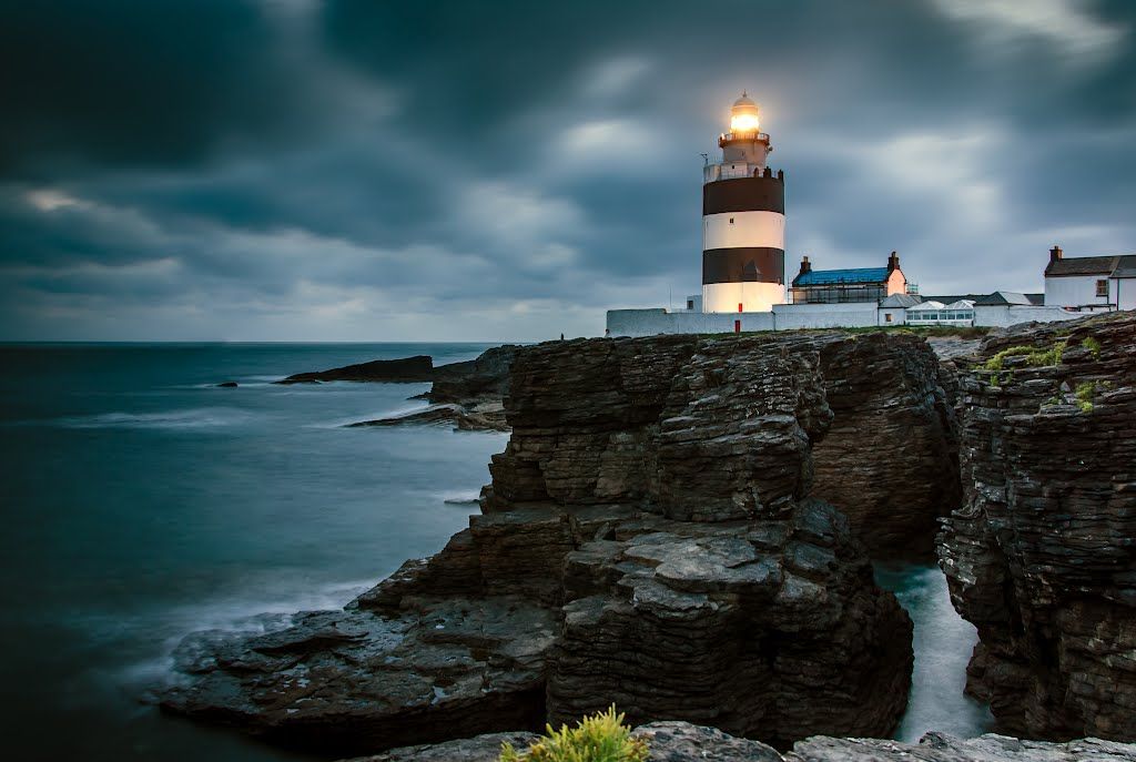 https://mdw-travel-data-us-east-1.s3.amazonaws.com/img/country/Ireland/Hook-Lighthouse/img_02.jpg